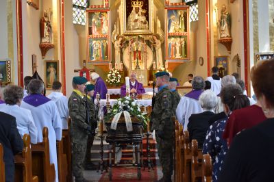 uroczystości pogrzebowe księdza prałata Edmunda Cisaka 27